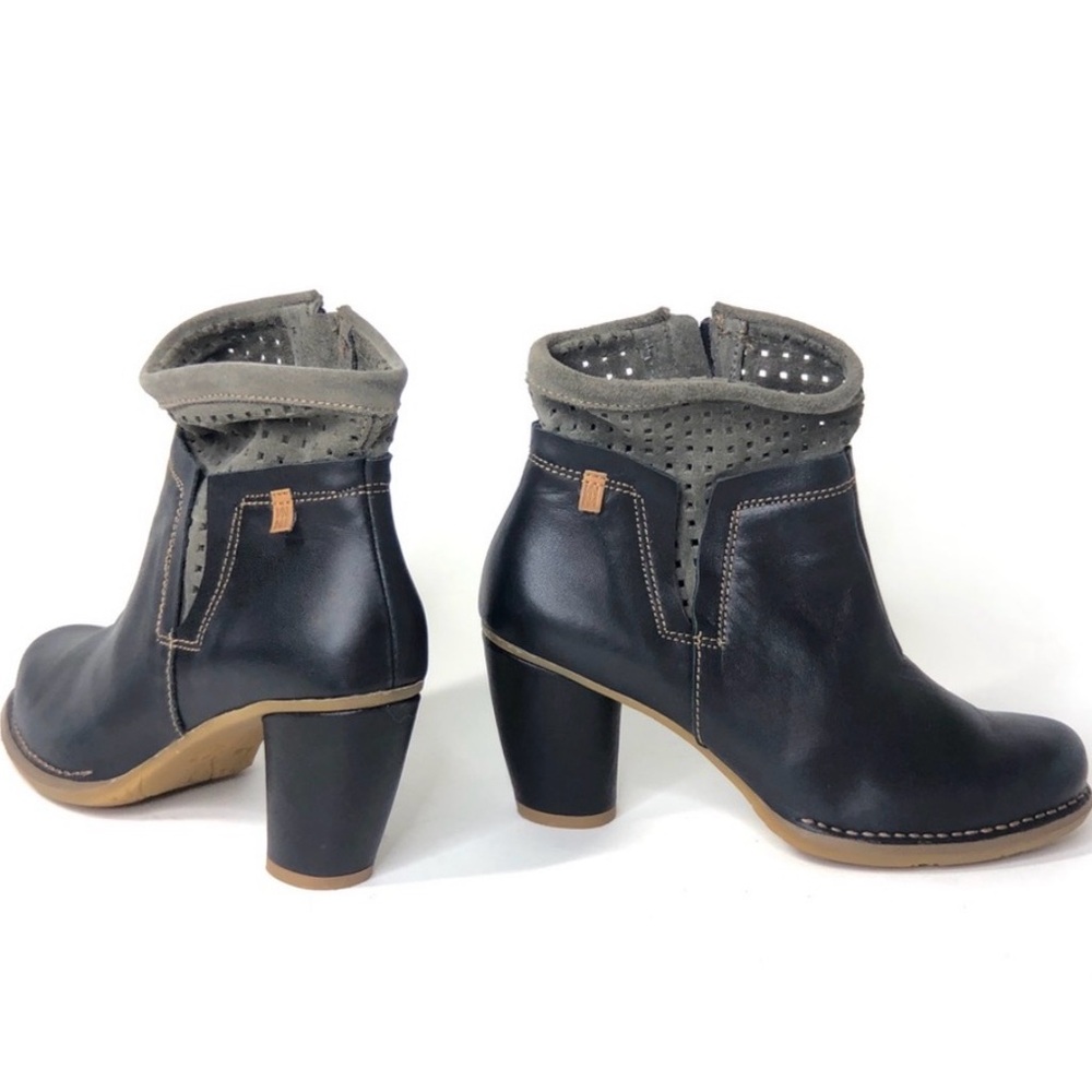 EL NATURALISTA Leather Navy Chunky Heels Booties - Picture 7 of 9